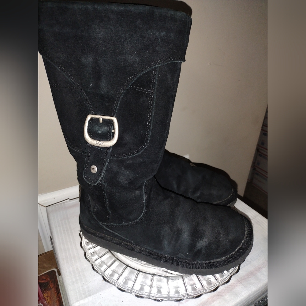 UGG AUSTRALIA BLACK SUEDE LEATHER BOOTS SHEEPSKIN FUR LINING SIZE US7